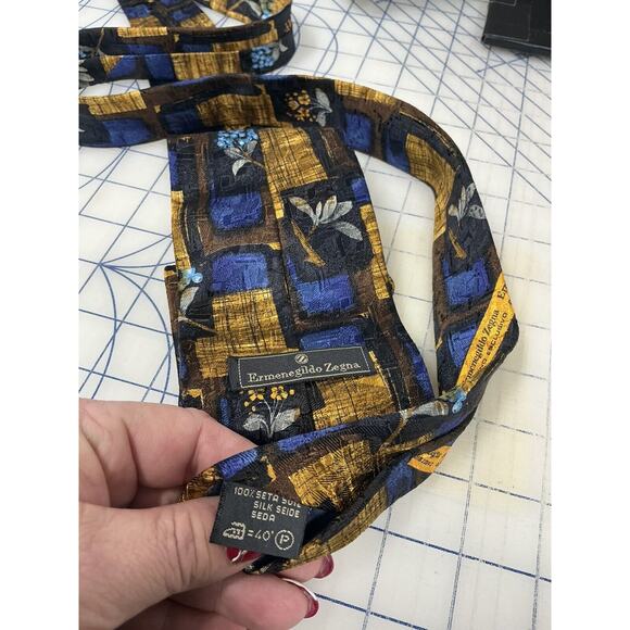 Ermenegildo Zegna Tie Gold Blue Geo Floral 100% Silk Necktie Italy Made Classic - Picture 3 of 6
